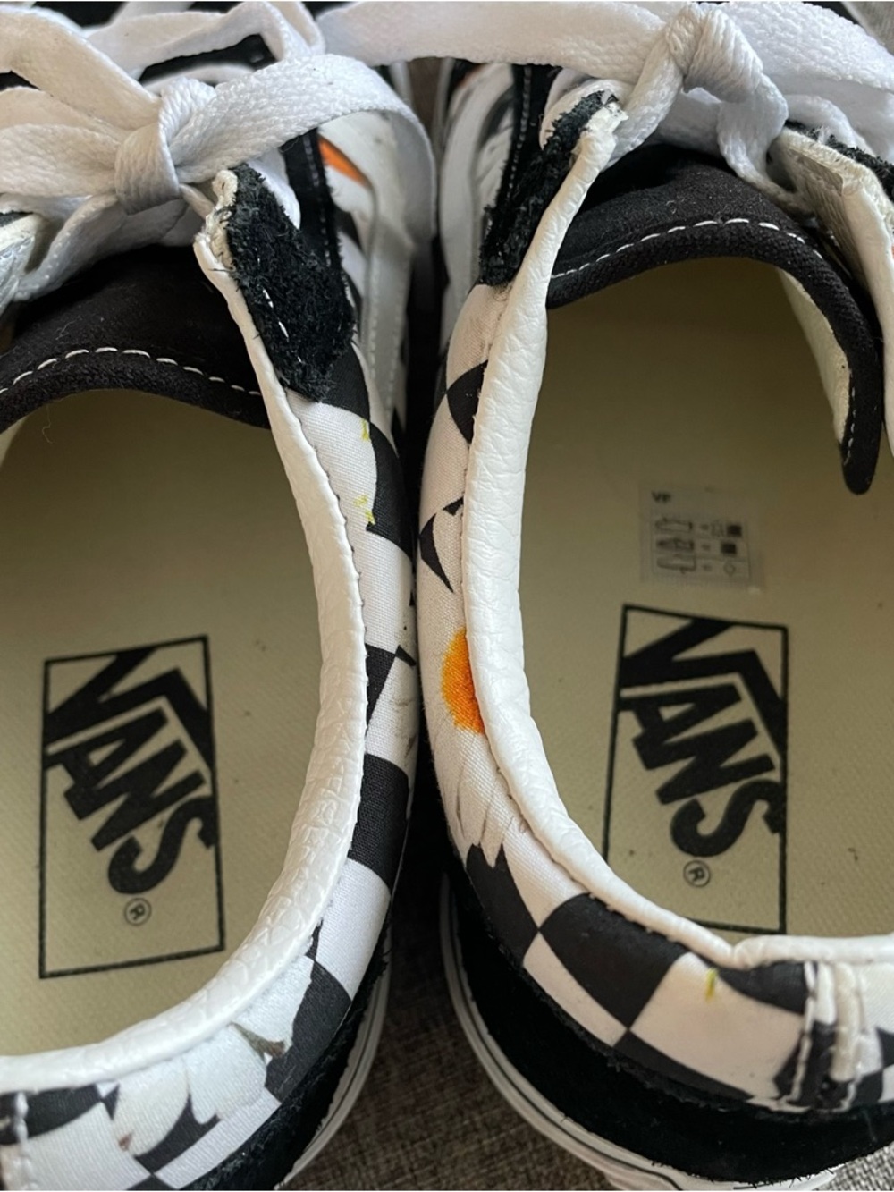 Vans Old Skool Black & White Checkerboard Daisy Low-Top Sneakers - Picture 5 of 8